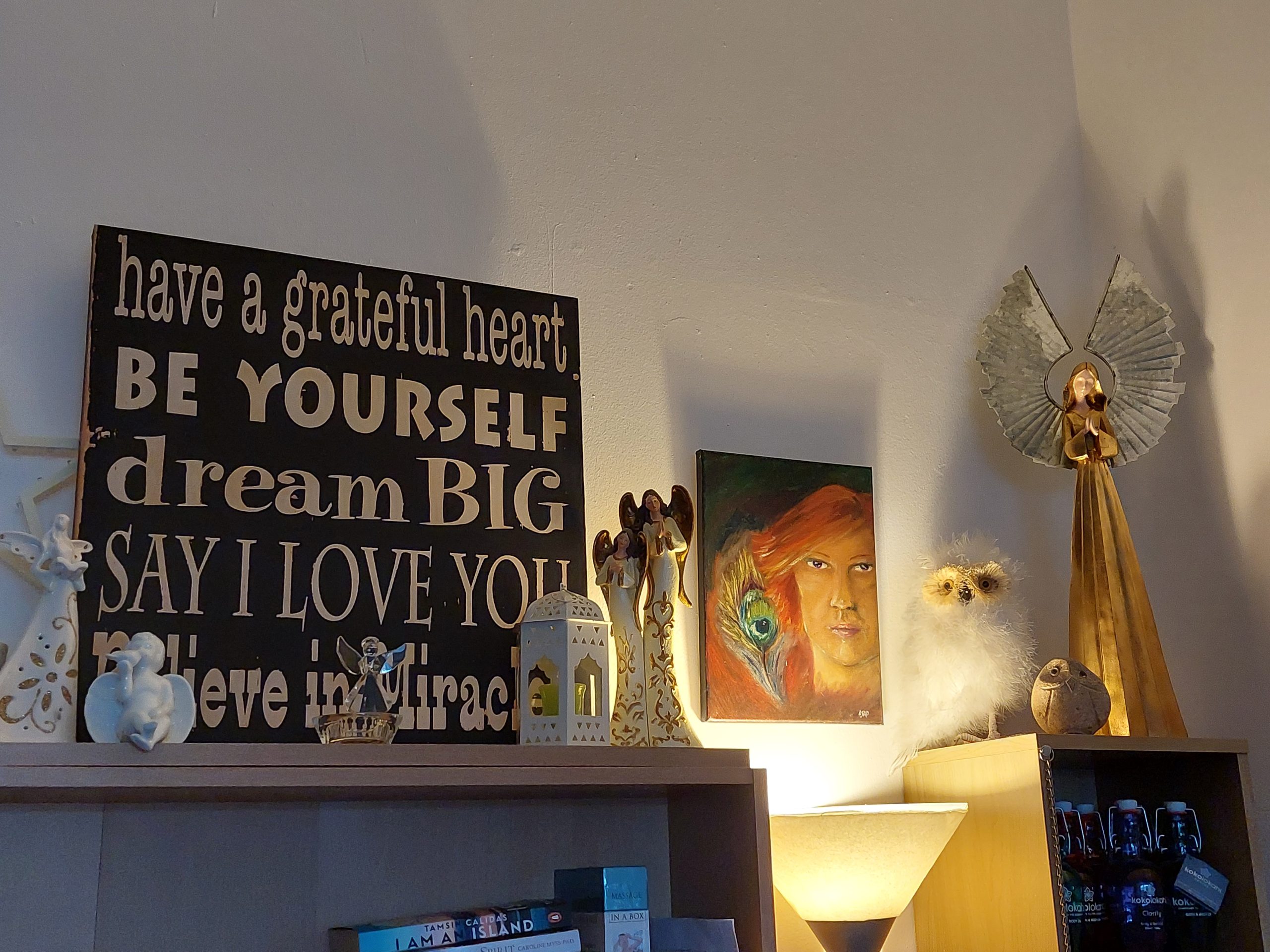 This is a picture of the treatment room at Libra Light Holistic Therapies in Falkirk. Have a grateful heart. Be yourself. Dream big.